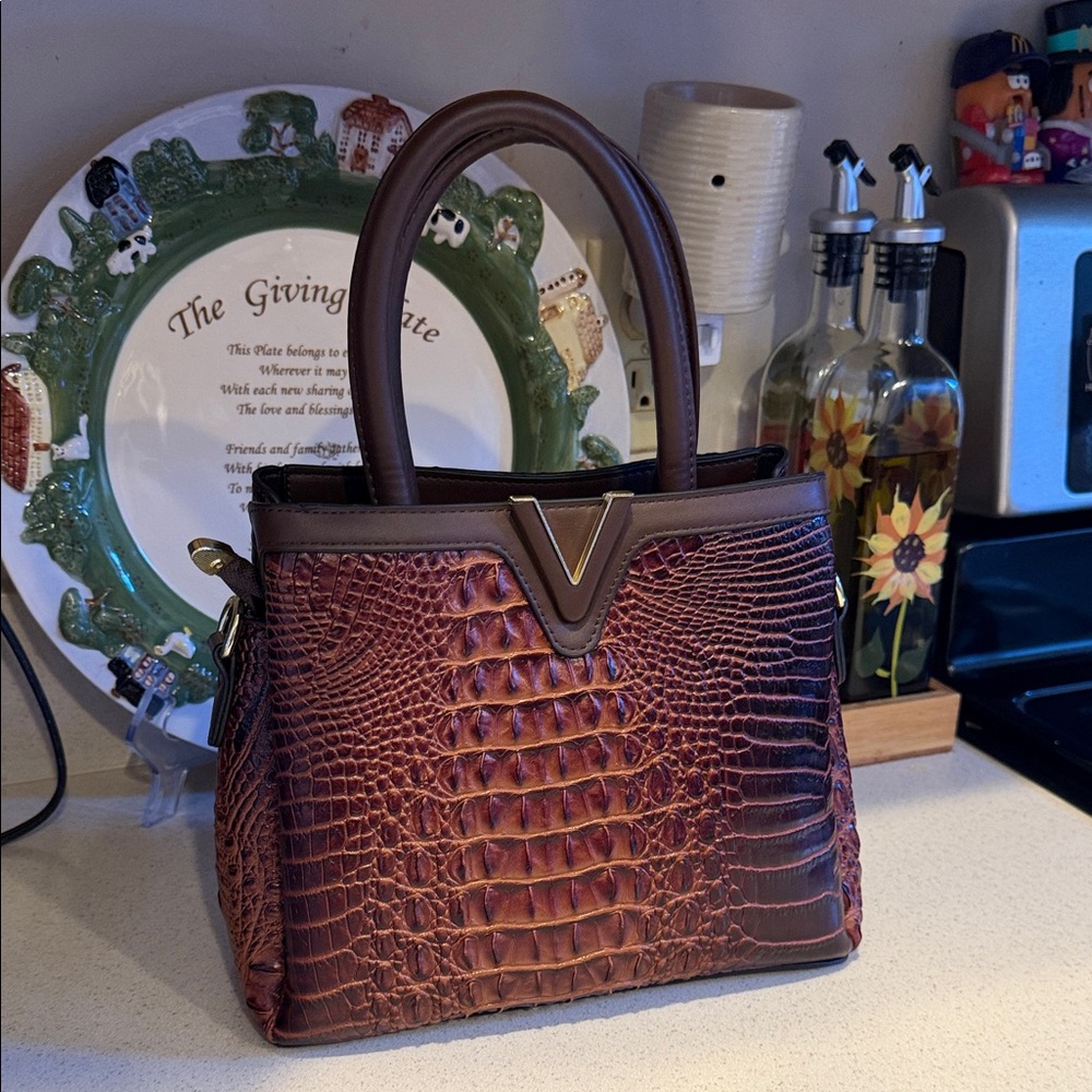 New Elegant Brown Crocodile Pattern Handbag